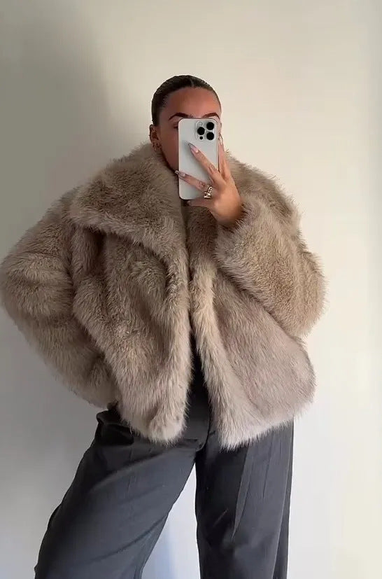 Firmine Veste en Fausse Fourrure