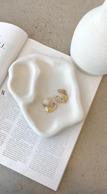 Tiphaine Boucles d'Oreilles Texturées Ondulées
