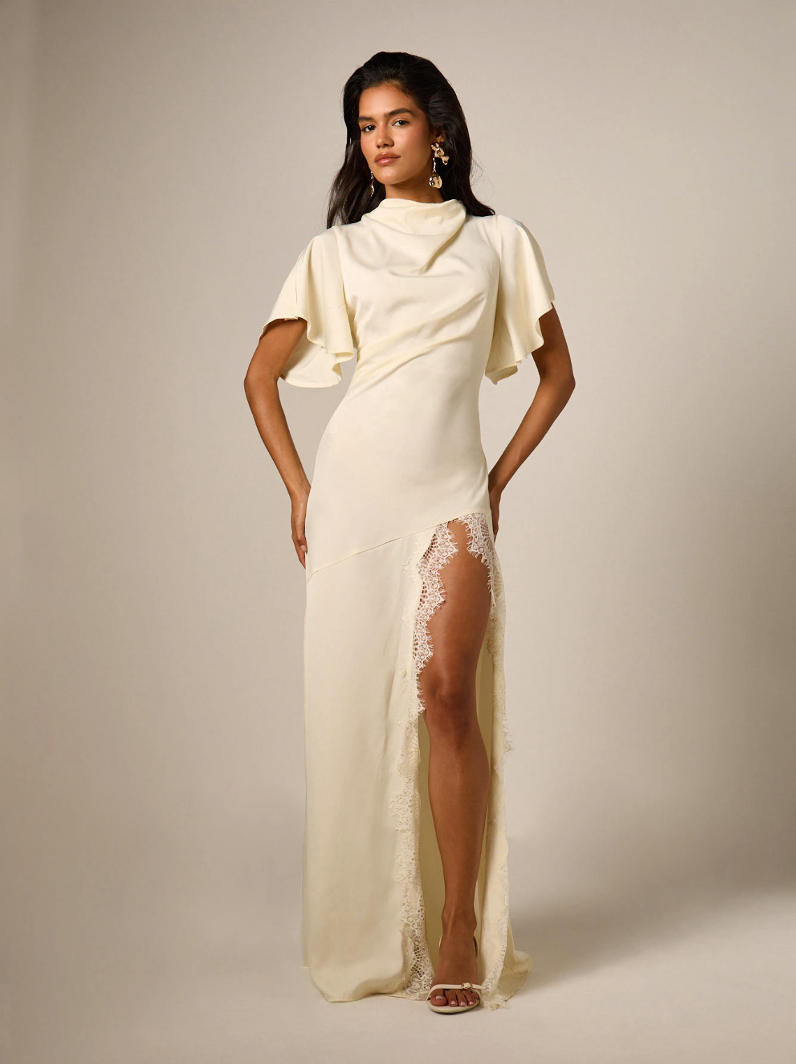 Ombeline Robe Longue Bordée de Dentelle